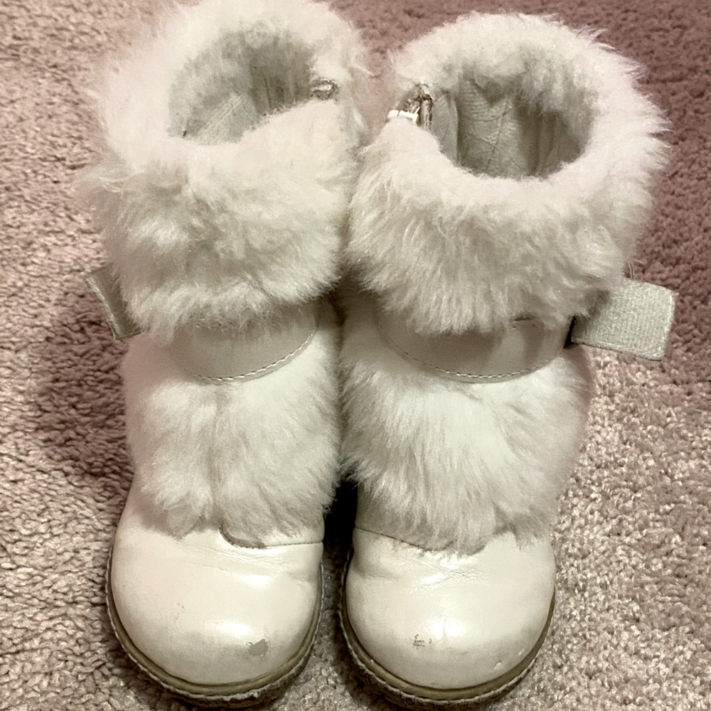 White fur boots, toddler size 7